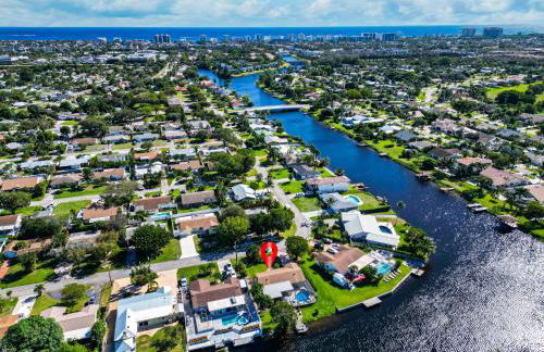 VacationSunwind Delray home! Water Front Pool Dock near Beach - Foto 3