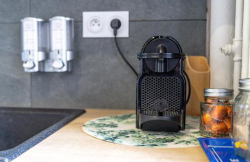 Plumeria - Grand Appartement 75m2 - Au calme avec Jardin - Idéal Famille ou Groupe de Travailleurs - Parking Public Gratuit - 2 Chambres - 4 Lits séparés - Foto 16