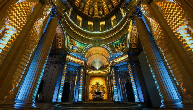 Illuminazione della Cupola degli Invalides di Parigi
