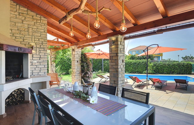 Villa in Novigrad With Pool Near Beach - Foto 17