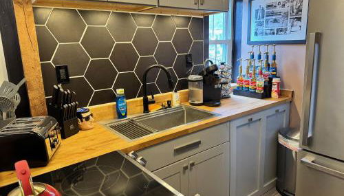 Stylish, Penn State-Themed Historic Getaway 2 Blocks from Waterfront - Photo 4