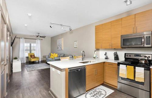 1Br Uptown, Pool, Wine, near Convention Center_311 - Photo 24