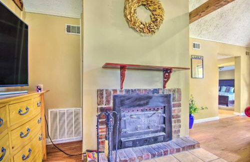 Charming Farm Cottage with Fire Pit and Grill! - Foto 6