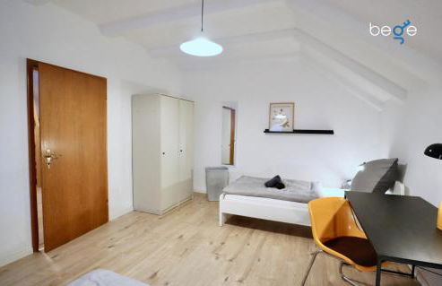 BEGE APARTMENTS DeskSide - Photo 5