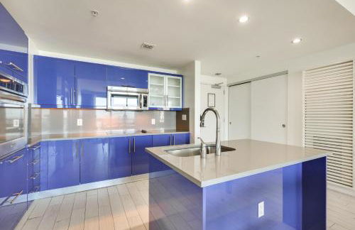 Walk to Beach and Dining! Luxe Fort Lauderdale Condo - Foto 9