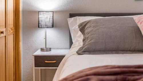 Massanutten 2 King Suites 4 BR Hot Tub Game Room Kids Toys Flower on the Mountain - Foto 2