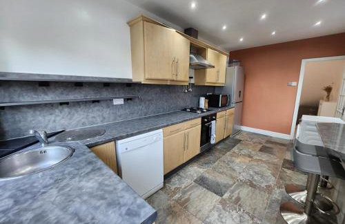 Newly Refurbished 3 Bedroom House with Lovely Garden - Foto 12