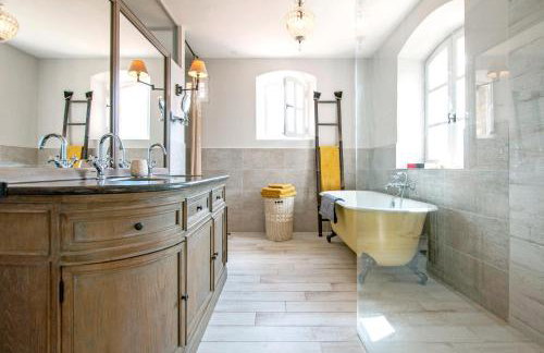 Charm, luxury, stunning views, villa with pool - Foto 13