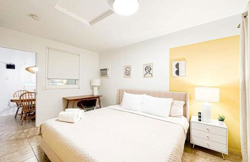 Relaxed and Cozy Poolside Studio - LOU2 - BUR - Foto 9