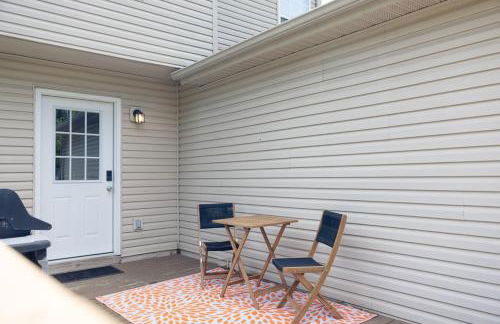 LUX - Downtown Oasis - Pool Table! Free Parking! - Foto 43