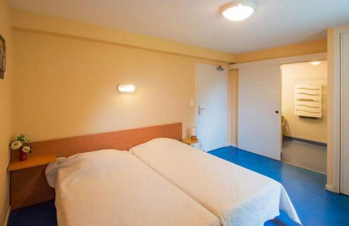 Grande maison conviviale à Saint-Côme-d'Olt avec jardin et cheminée - Photo 13