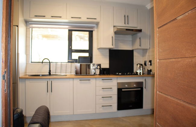 Immaculate 2-bed Cottage in Marloth Park - Photo 6