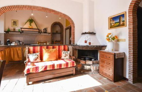 1 Bedroom Gorgeous Home In Mascalucia - Foto 12