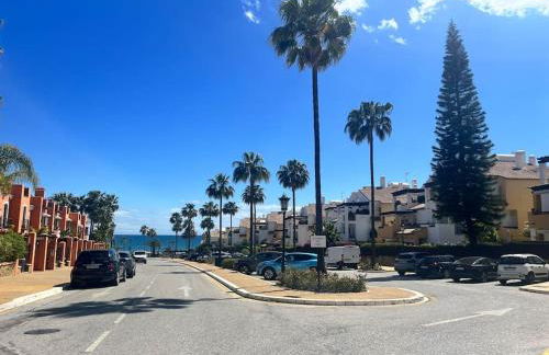 First Line Beach Beautiful and Bright Home - Photo 19