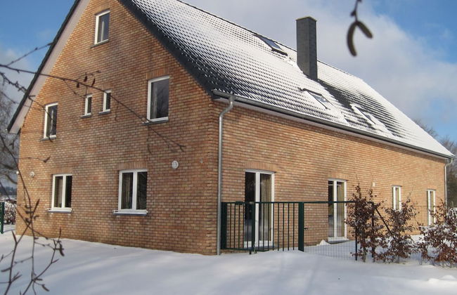 Spacious Retreat by Lake - Photo 34