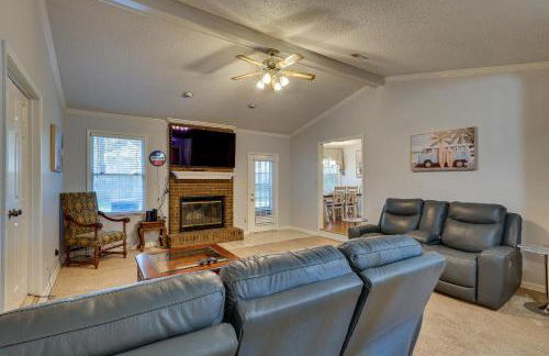 Lovely Decatur Home with Yard about 6 Mi to Town! - Foto 1