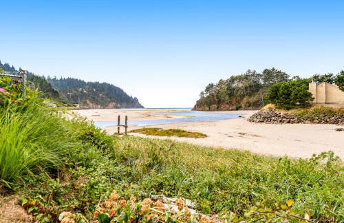Cozy Coastal Condo Steps from the Beach with Deck Views - Foto 23