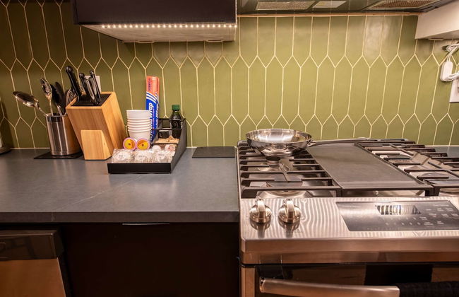 Sosuite NEW 2BR Apt w W D Split Level - Foto 8