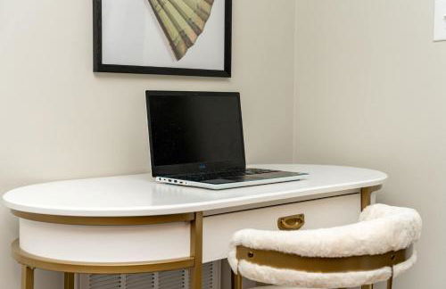 Raleigh Retreat w Fire Pit Patio & Workspace - Foto 10