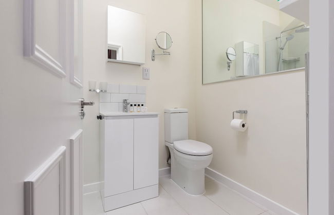 Codrington Mews III by Onefinestay - Photo 22