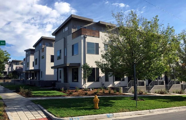 The Mile High Townhome Walk to the Stadium - Foto 39