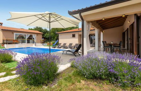 Beautiful Home In Kunj With Wifi - Photo 12