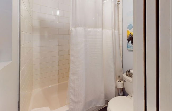 Treehouse Home Brought to you by GetAway Vacations - Photo 39