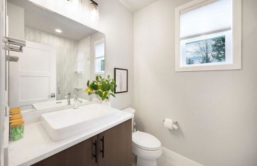 Modern 4BR Family Oasis - Treehouse Bunk &Game Room - Foto 26