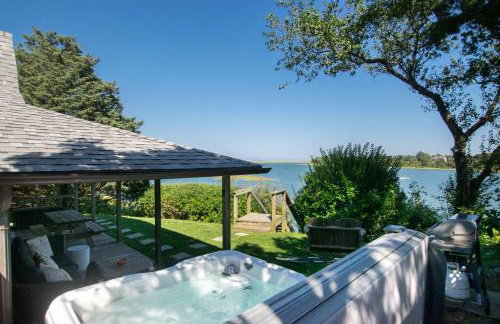 Seaside Retreat w Private Beach Landing - Foto 21