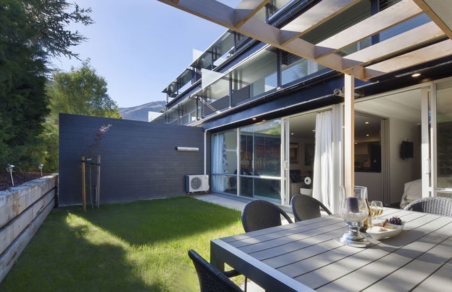 22 Hallenstein Apartments by Staysouth - Photo 50