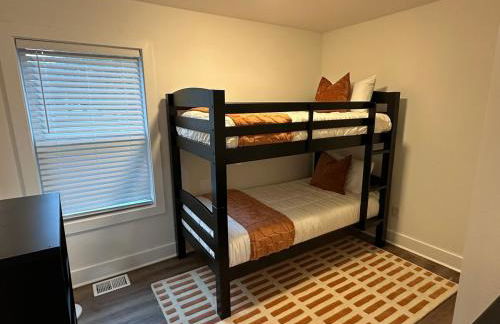 Luxury 4BR 4BA w In-law suite & Firepit Lounge - Foto 28