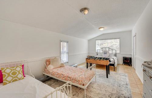 Lakefront Gem with Games in Westminster! - Foto 13