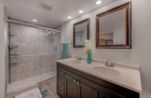 Luxury 4BR Near Lake Pepin with Game Room - Breeze - Foto 12