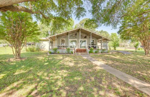 Yard, Deck and Fire Pit Cedar Creek Reservoir Gem - Foto 26