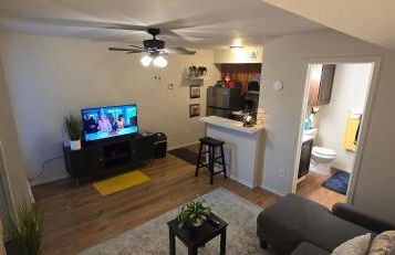 Cozy Updated Cove of Heaven, 5mins to Lake Hefner! - Photo 30