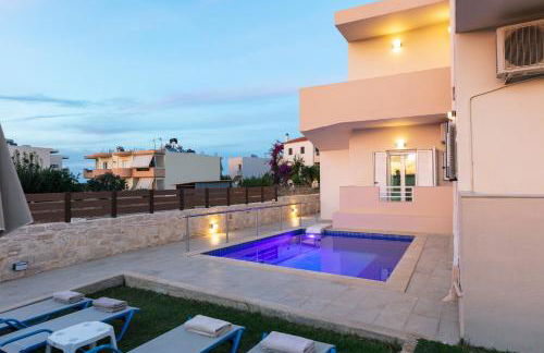 7 bedroom villa with pool, 700m from the beach! - Foto 48