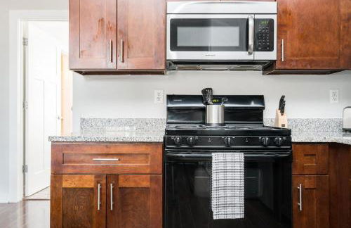 CozySuites Music Row Elegant 1BR w free parking #06 - Foto 21