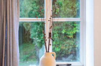 Ye Old Mill - Stylish cosy retreat with parking - Photo 9