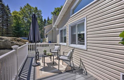 Fire Pit and Furnished Deck Serene Tobyhanna Escape - Foto 23