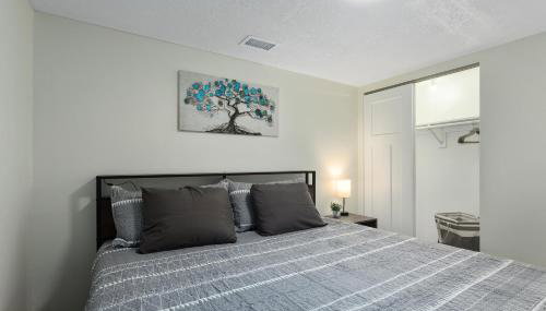 Beautiful Overland Park 3 King Bed Modern Getaway - Foto 5