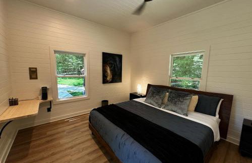 Couples Mirror Cabin- Reflections at Valley Bear Farms Resort - Foto 11