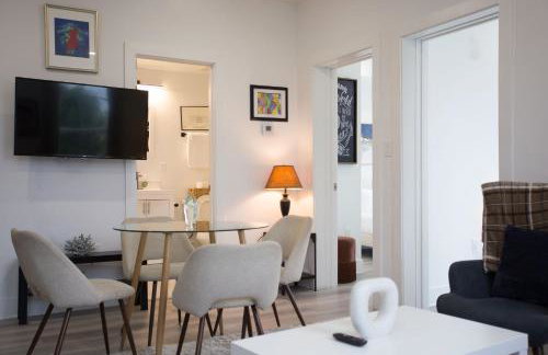 It's a Corner unit with cool City Skyline views! - Foto 13