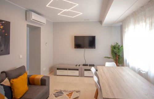 Family-Friendly Villa with Private Pool & Rooftop Oasis - Foto 16