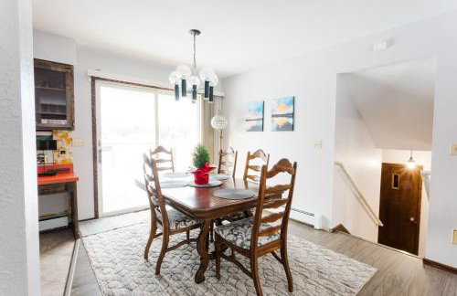 Relaxing Lake Haven House - Close to EVERYTHING! - Foto 12