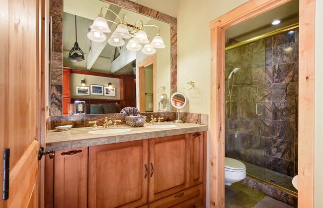 Beachfront Ski Cabin - Photo 18