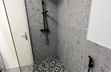 Appartement avec jacuzzi proche du centre - Photo 9