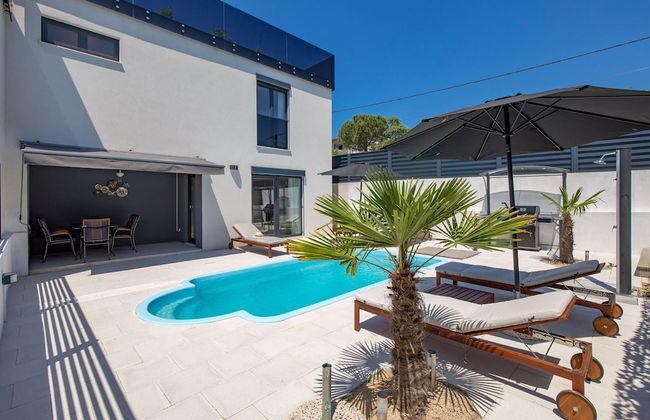 Modern Holiday House Jadranka With Pool - Foto 1