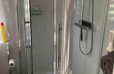 7F Cwtch Cymru Lodge, Caer Beris Holiday Park - apologies commercial vehicles not allowed on site - Foto 7