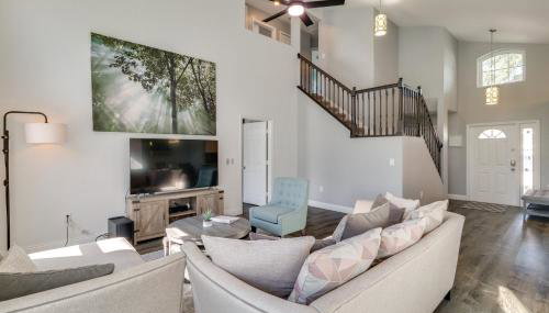 Private Pool and Hot Tub Modern Davenport Home! - Foto 5