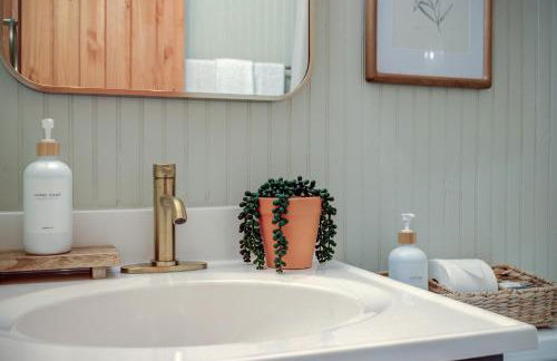 The Zen Den Peaceful Cottage with Mountain Views - Foto 33